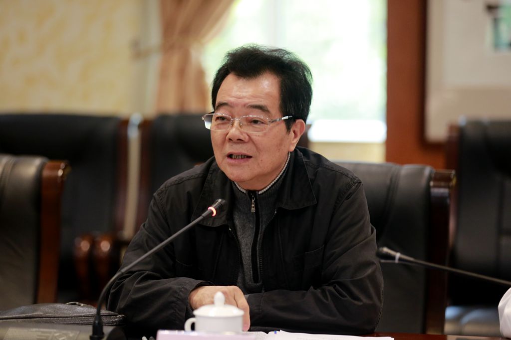 校级党员干部民主生活会召开推进作风建设成新常态