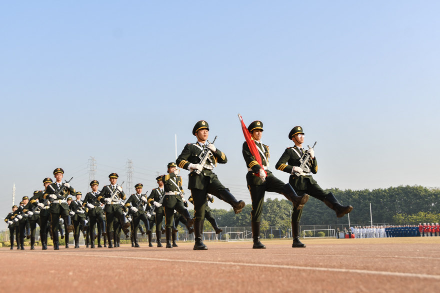 迎国旗.jpg 迎国旗.jpg