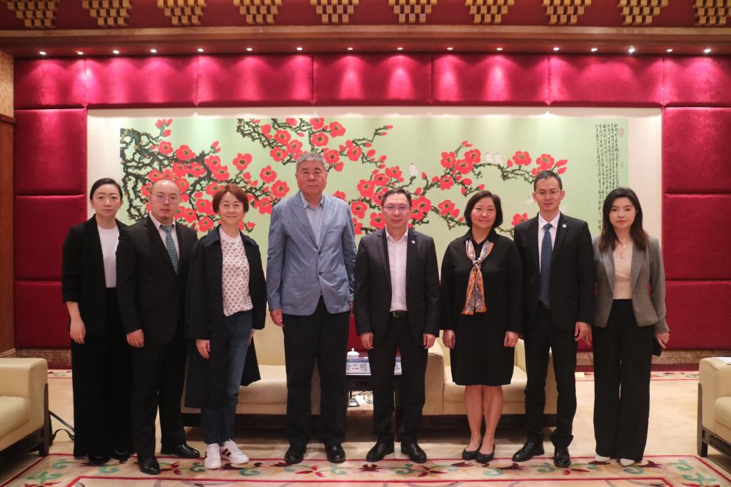合影.jpg 合影.jpg