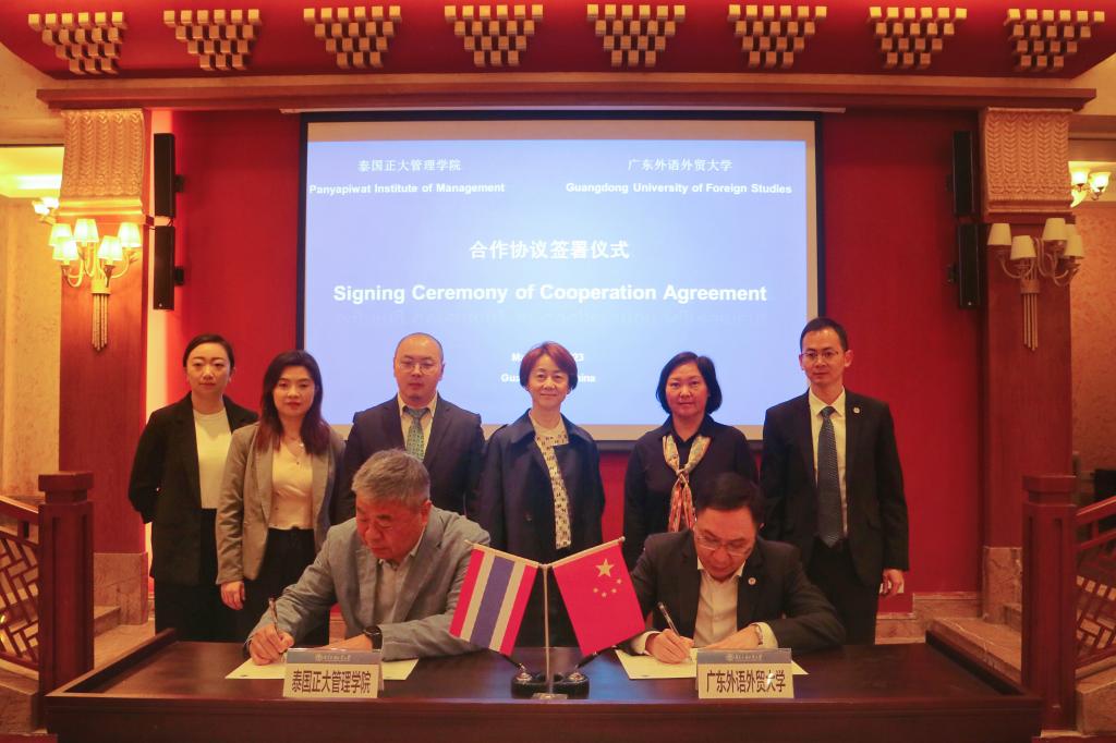 签约.jpg 签约.jpg