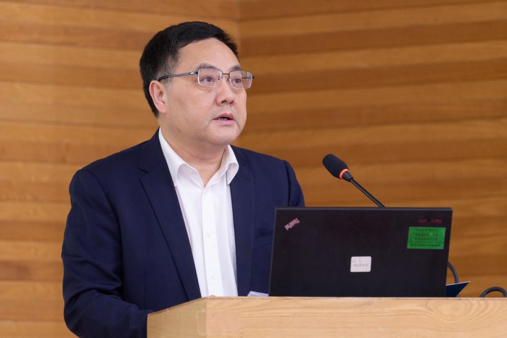 石佑启校长讲话(1).jpg