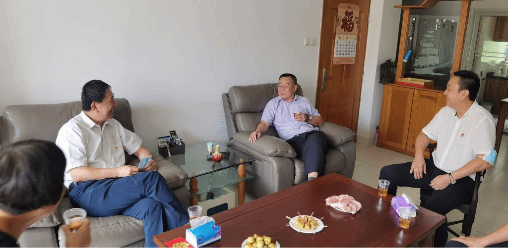 慰问省政府参事顾也力、原台盟省委会副主委郭晓青.png 慰问省政府参事顾也力、原台盟省委会副主委郭晓青.png