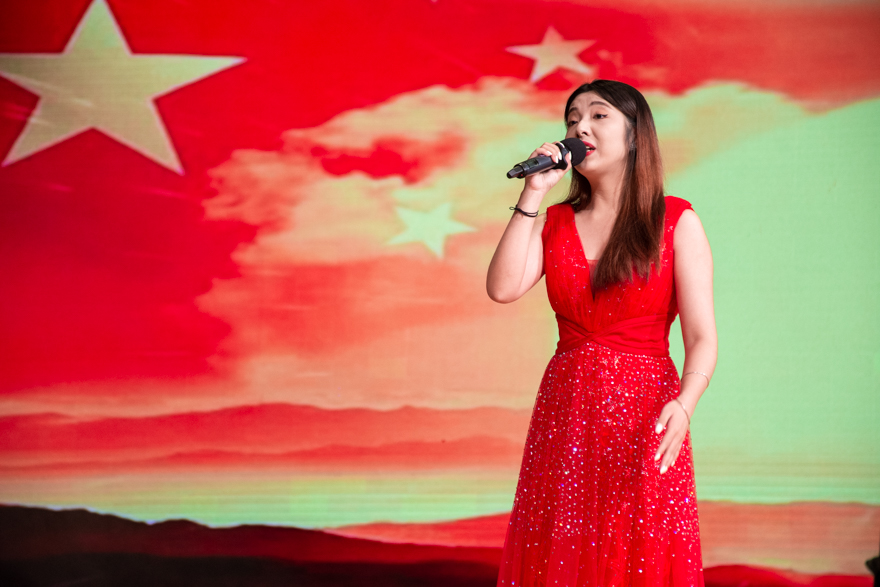 艺术学院同学表演 (2).jpg